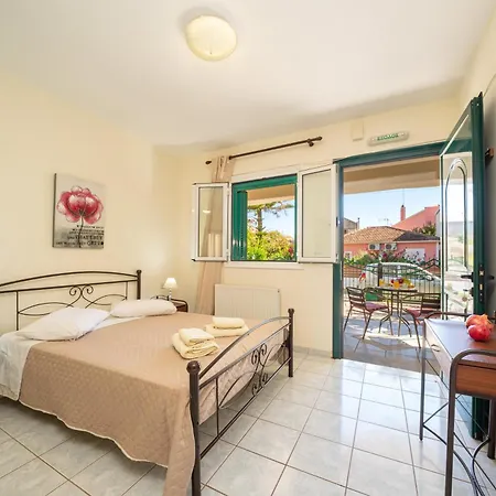 Апартаменты Penny's Айя-Евфимия